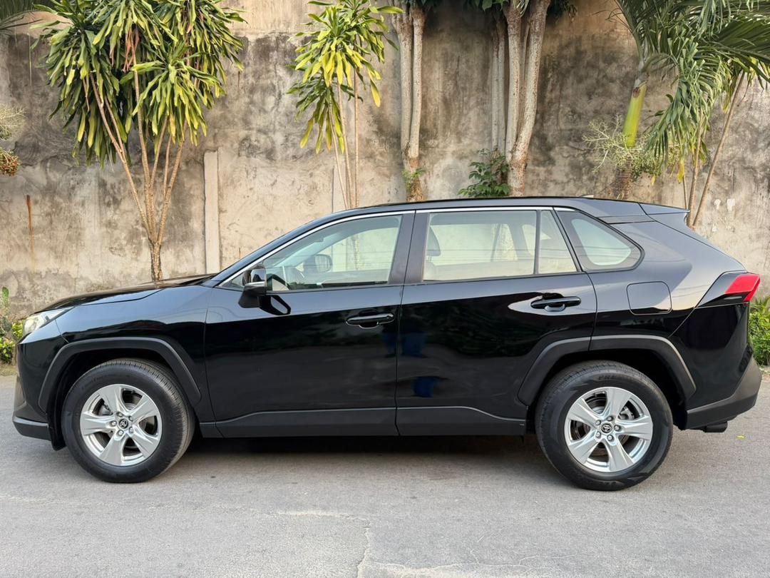 toyota rav4 2021 — photo 2