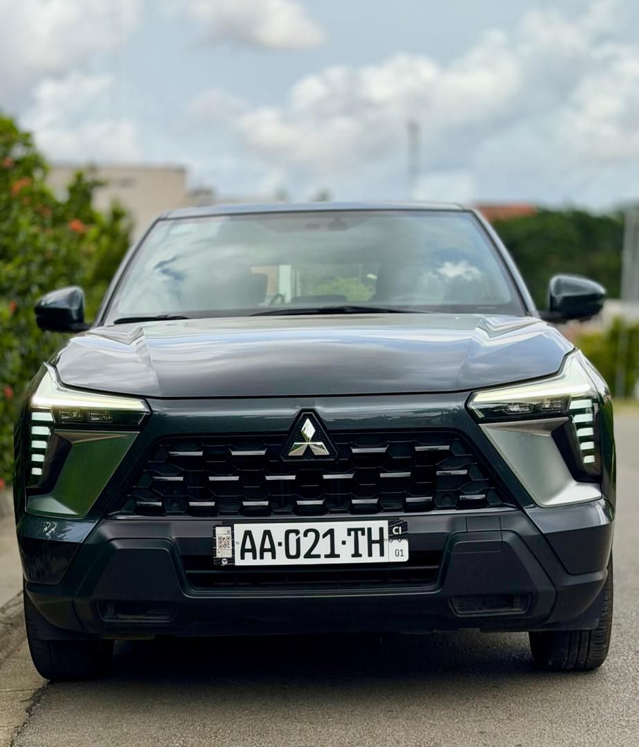 mitsubishi outlander sport 2025 — photo 3