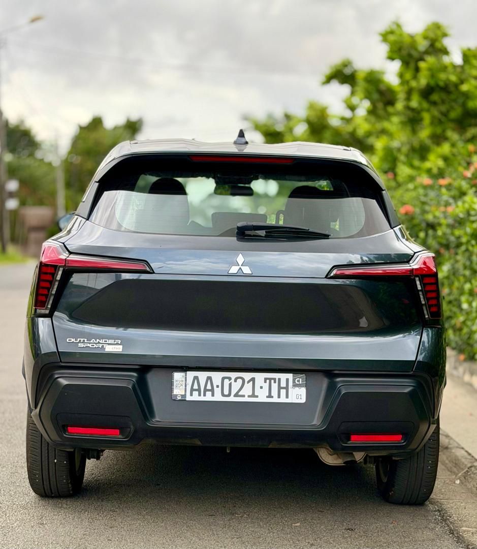 mitsubishi outlander sport 2025 — photo 4