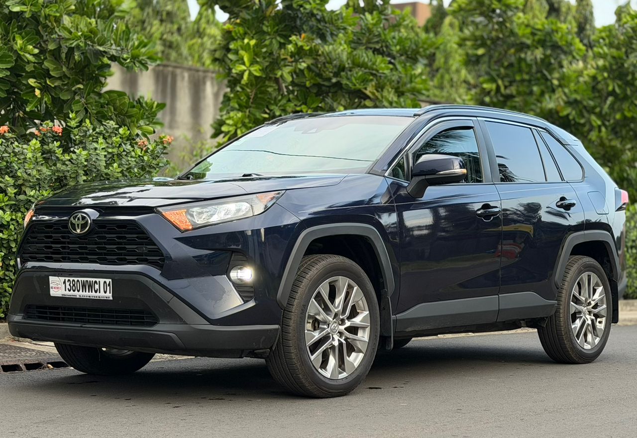 toyota rav4 xle premium importee 2022 — photo 2