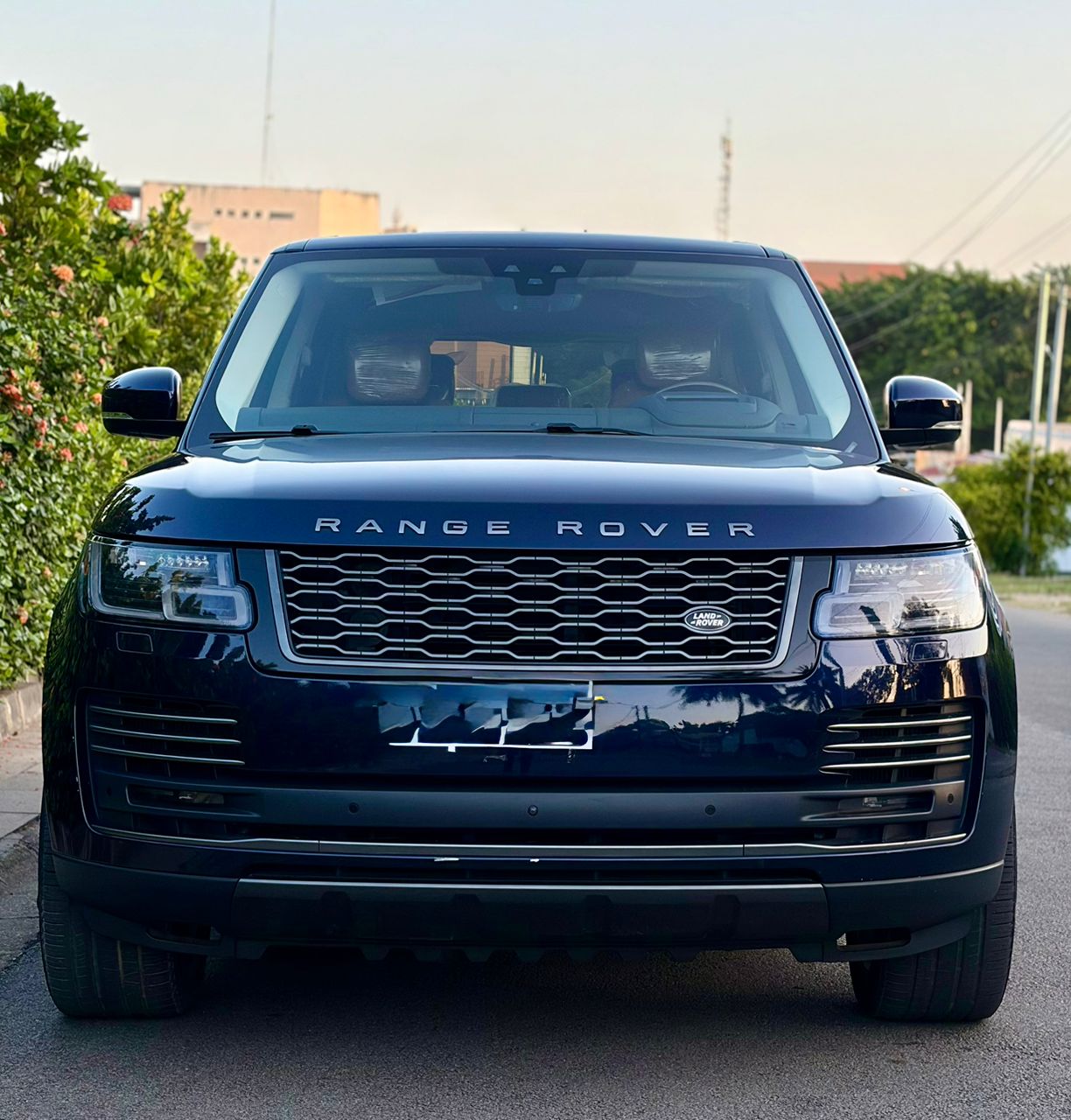 range rover vogue autobiography p525 limousine 2022 — photo 2