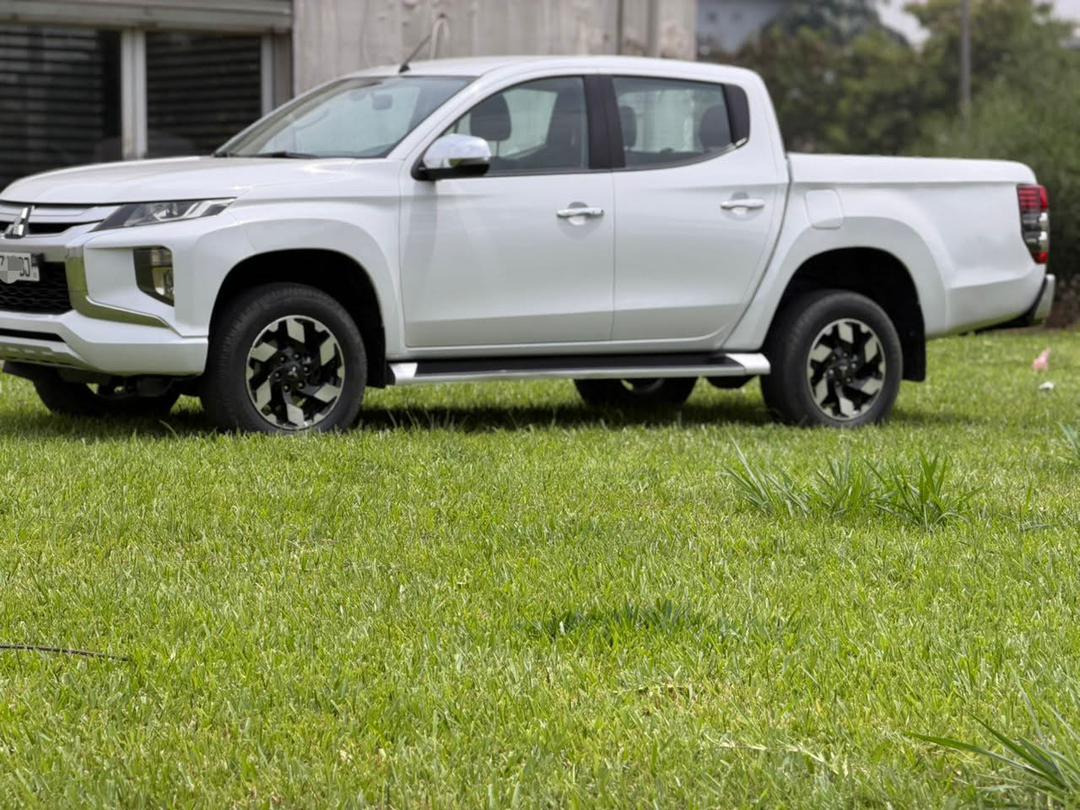 mitsubishi l200 sportero 2022 — photo 2